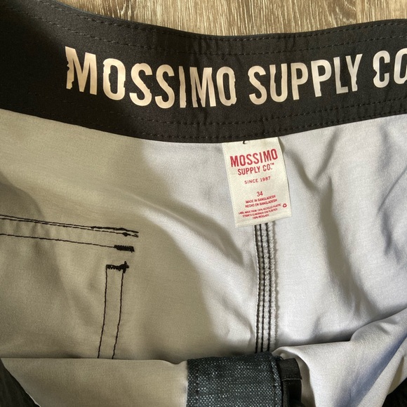 Men’s MOSSIMO swim shorts size 34 waist - Picture 3 of 3